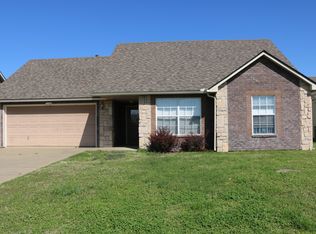 1003 Quail Run Rd, Grove, OK 74344