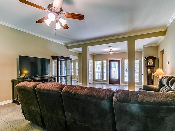 4th image of 11826 Water Oak Ct