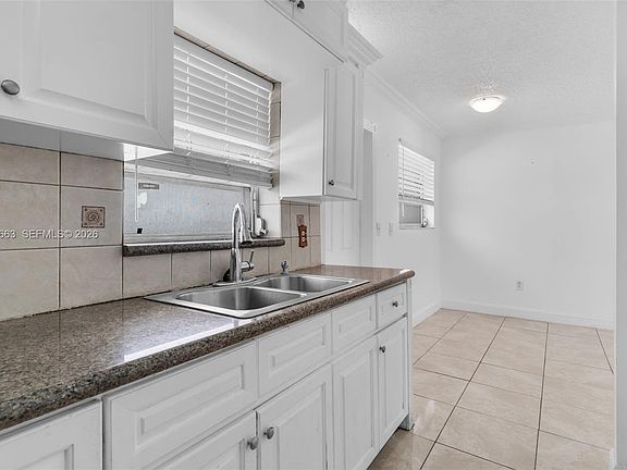 5th image of 1101 SW 17th Ave