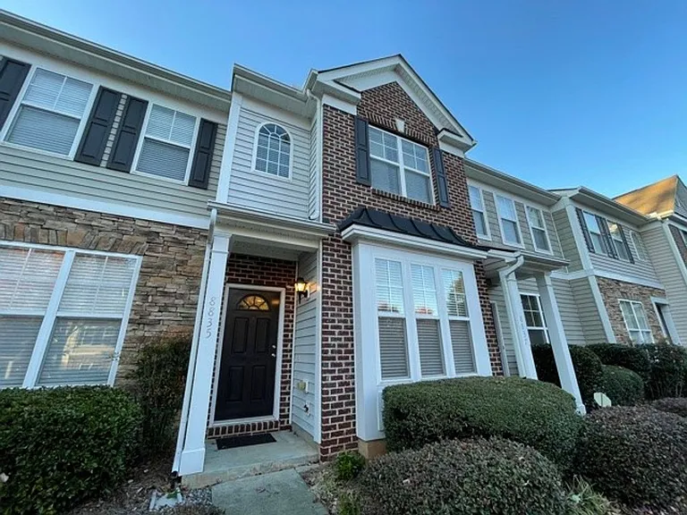 8835 Camden Park Dr — Photo 1