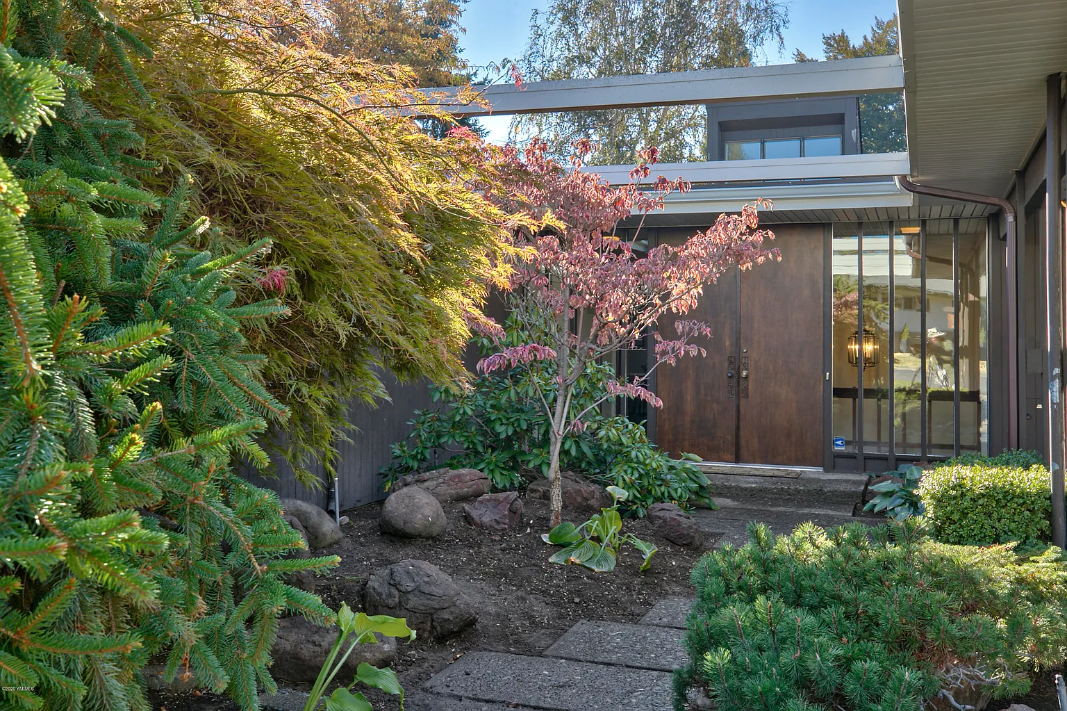 624 Voltaire Ave photo 1