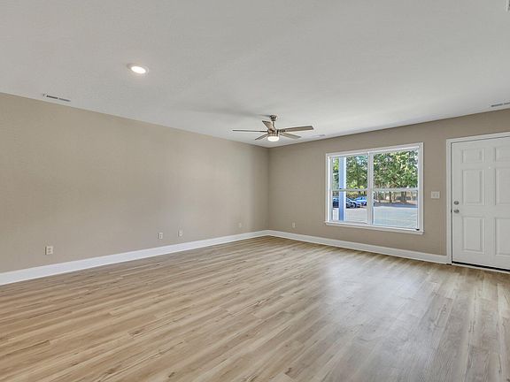 3rd image of 515 Travelers Blvd