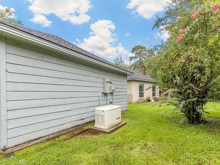 5622 Woodland Creek Dr — Photo 23