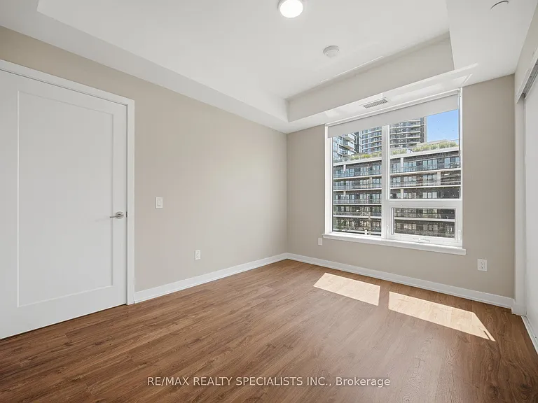 5105 Hurontario St #308 — Photo 14