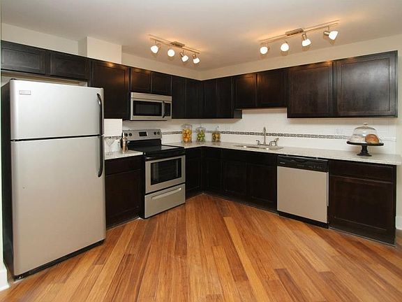 3rd image of 475 W Lovell St APT 101