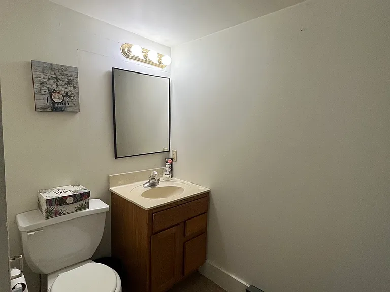 127 N Market Ave #127 — Photo 8