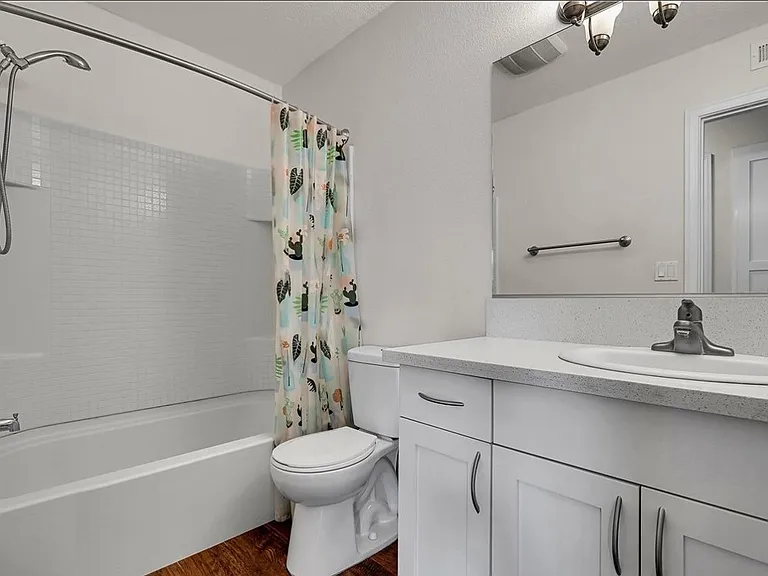 E Terrace St — Photo 12