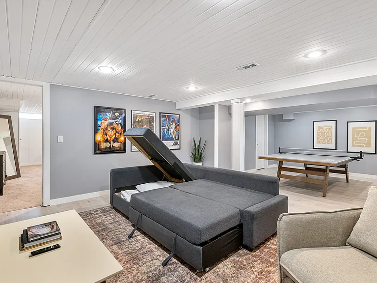 2140 Adrienne Dr — Photo 29