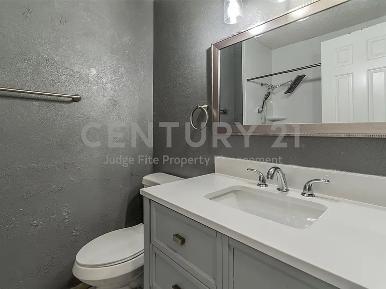 929 Vedral Pl #929 — Photo 8