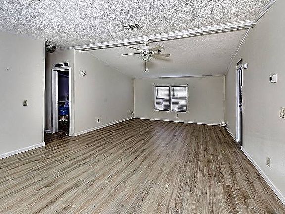 3rd image of 48 Falls Way Dr