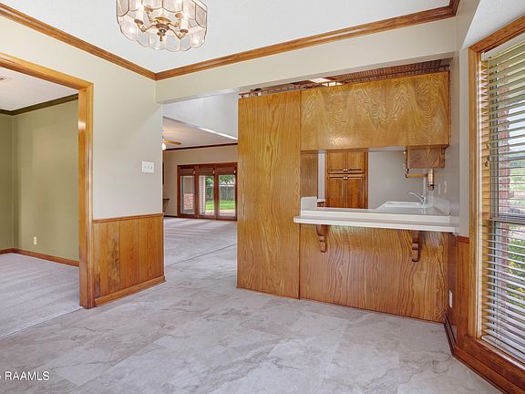 4th image of 505 River Woods Dr