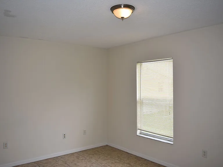 334 Bordeaux Ave NE — Photo 29