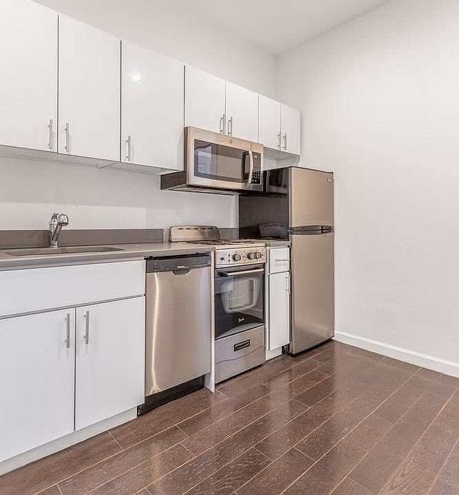 1st image of 174 Thompson St #2FW