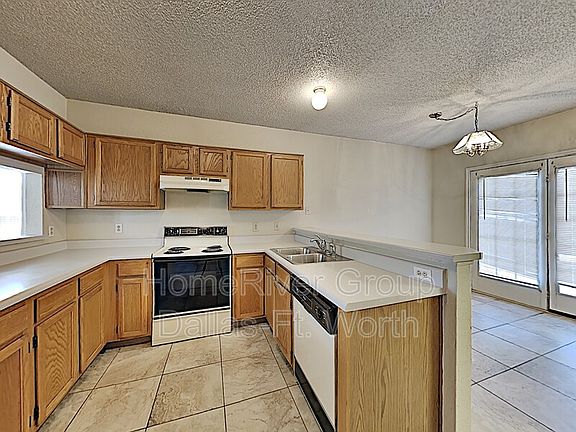 3rd image of 2417 Forestbrook Dr