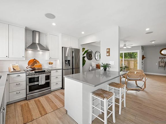 2nd image of 648 E Solana Cir