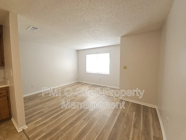 6 Clyde St — Photo 2