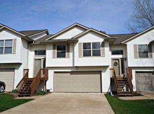 3245 N Willow Ct, Bettendorf, IA 52722
