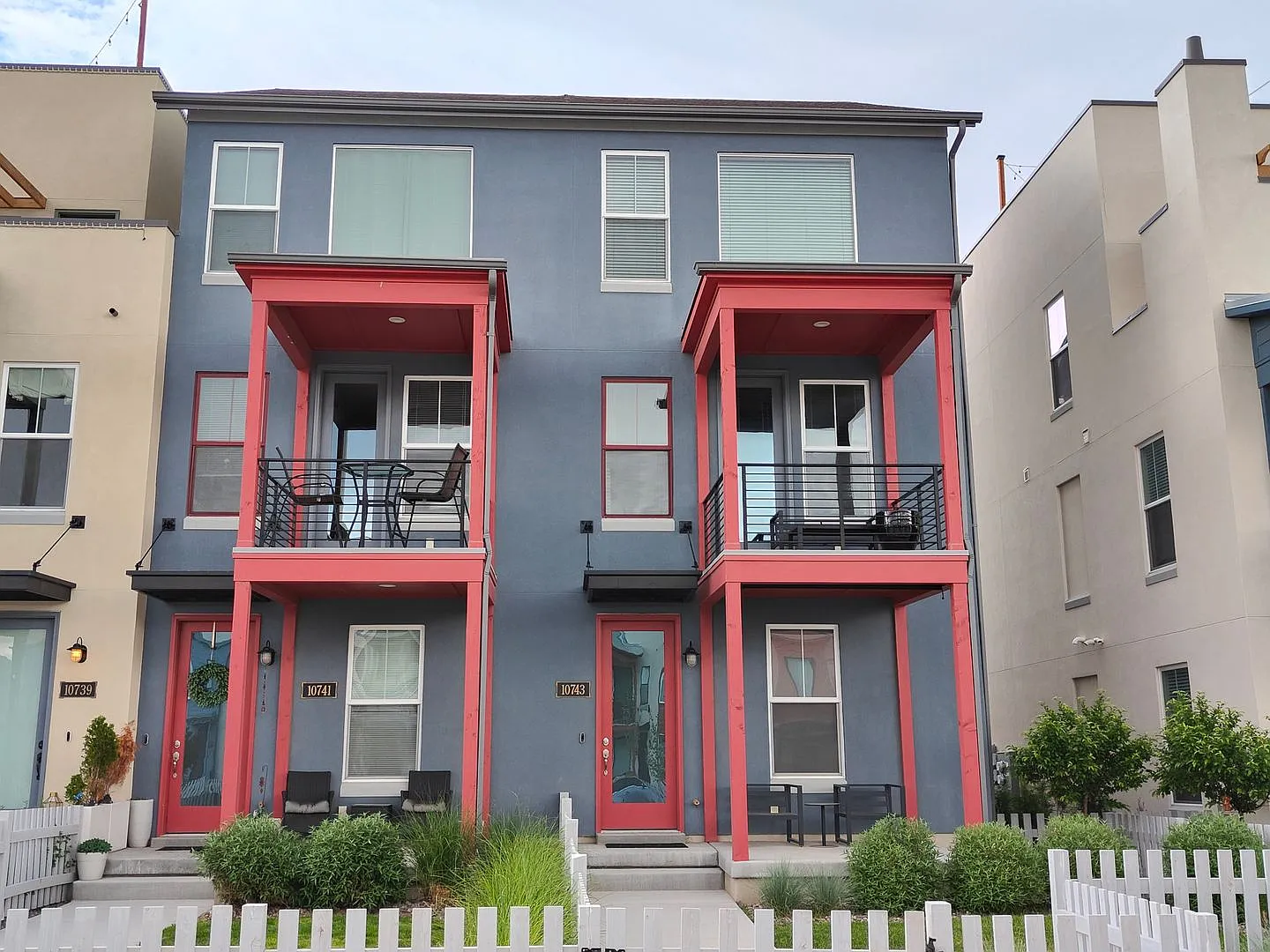Beautiful 3-Story, 2-Bedroom Condo in Daybreak! — Photo 1