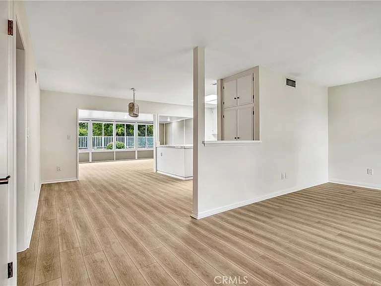 1425 Arrow Wood Dr — Photo 13
