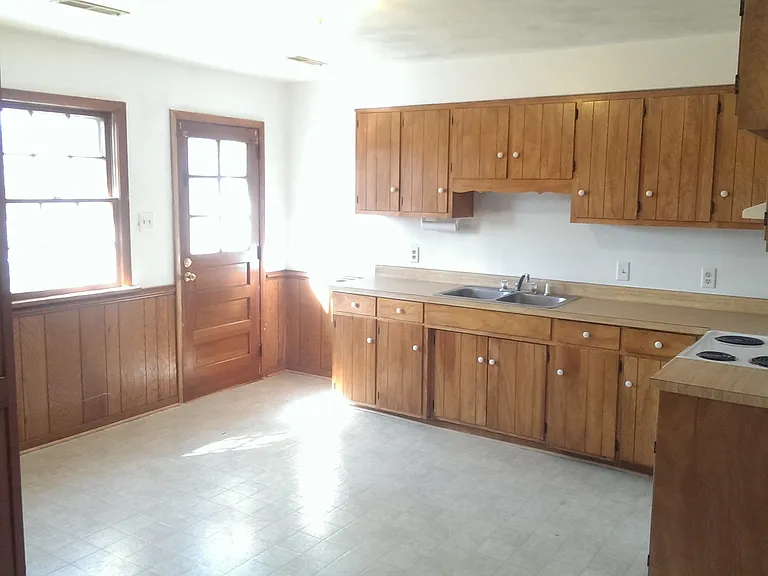 242 & 244 Hurdle Dr — Photo 6