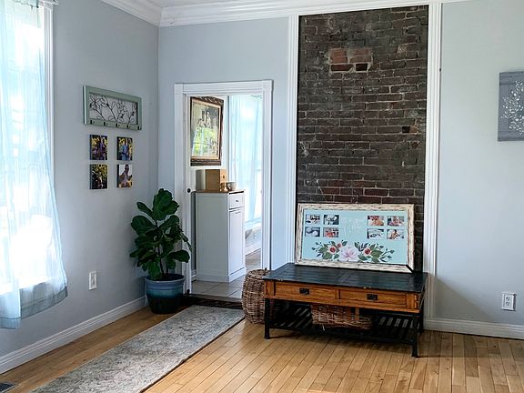 5th image of 711 E 2nd St
