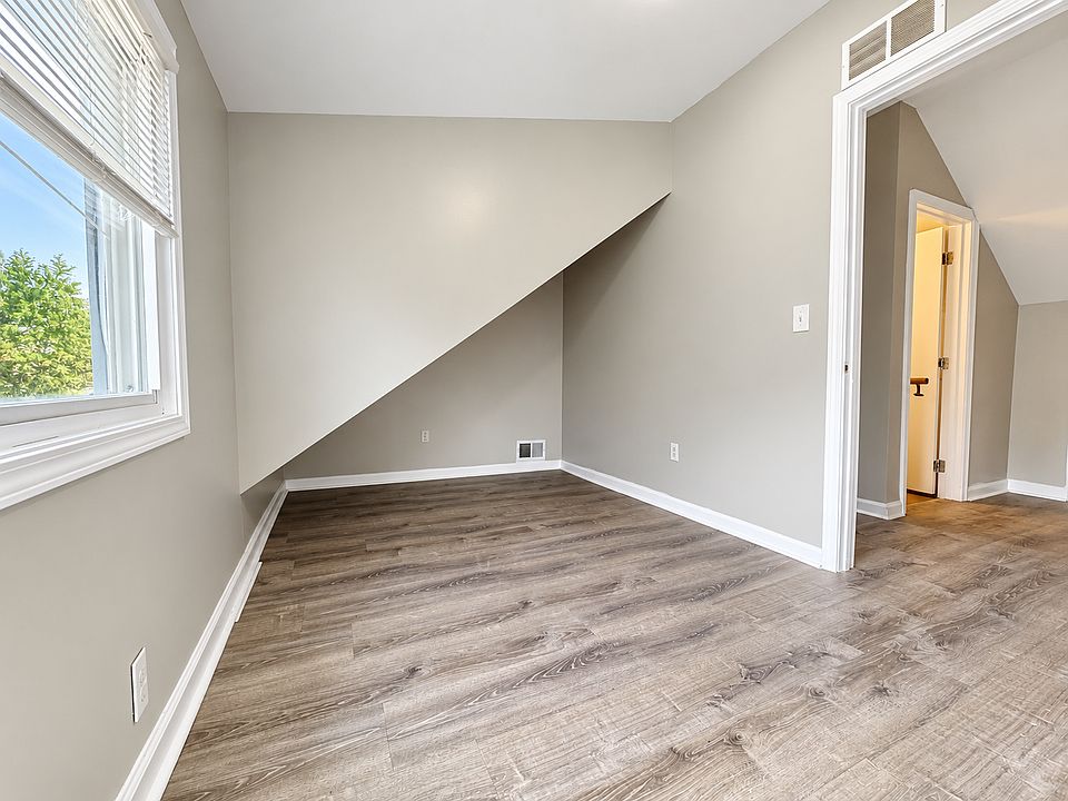8403 Rivard Ave, photo 30