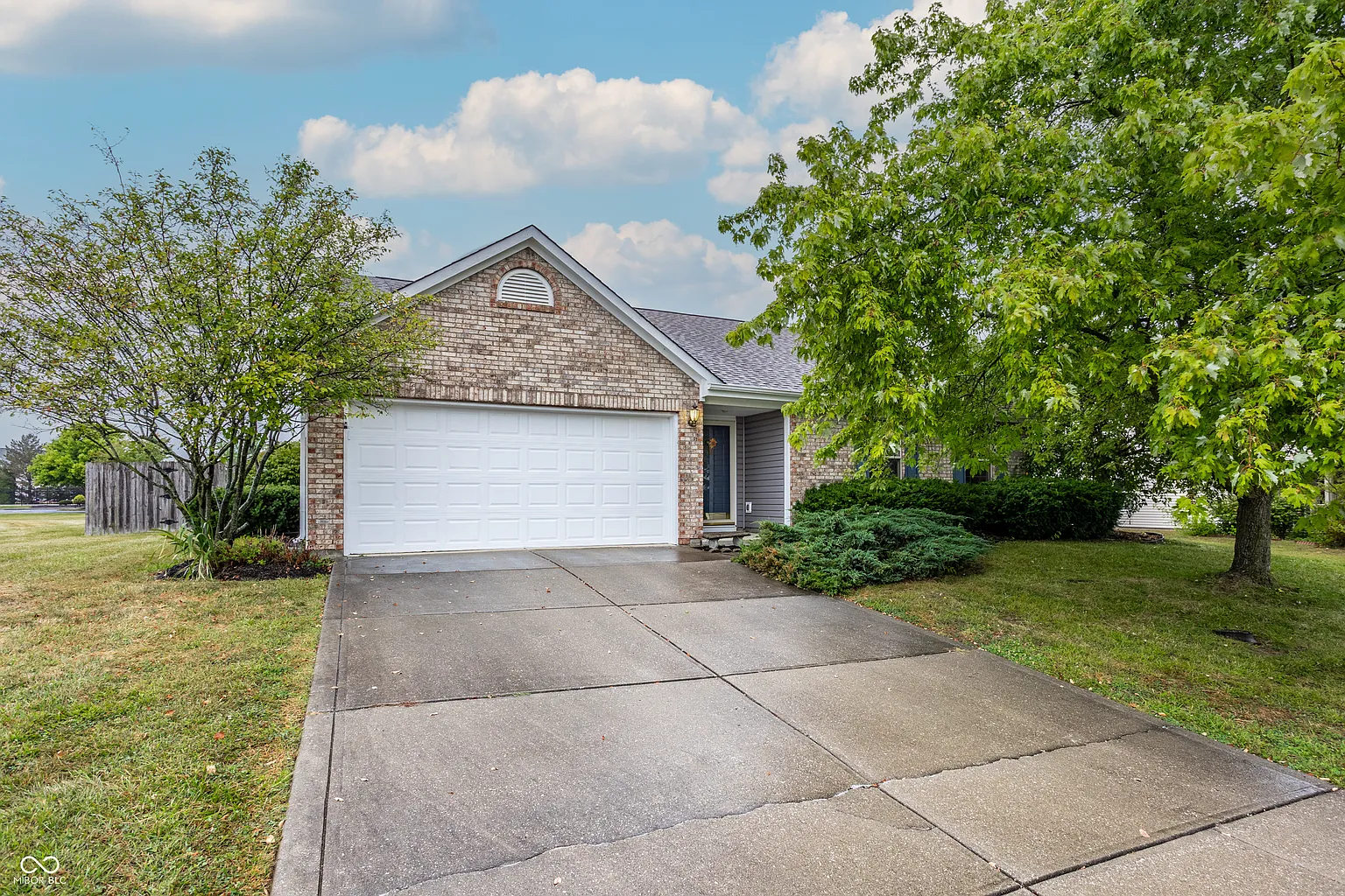 694 Crystal Farms Dr photo 1