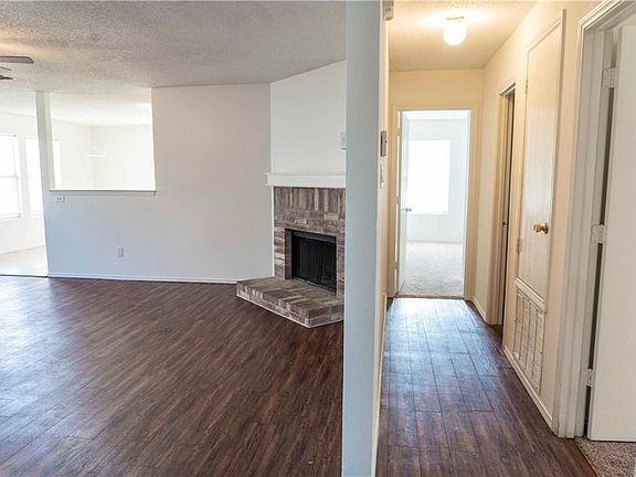 4th image of 2925 Meadowlark Dr