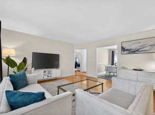 21 Hammond Pond Pkwy APT 2, Newton, MA 02467