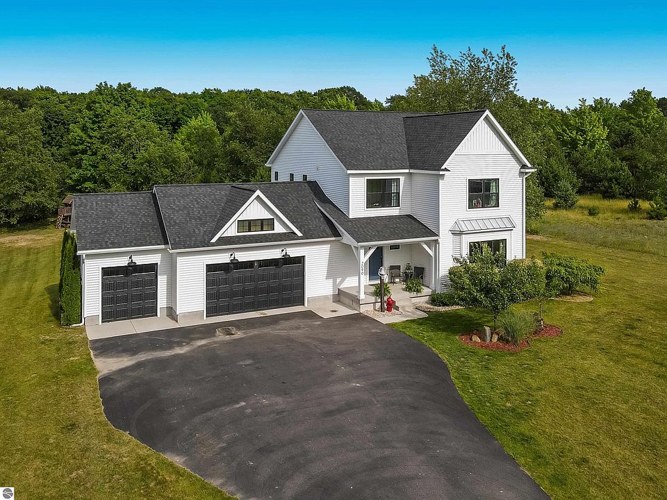 1st image of 2090 Hayfield Dr