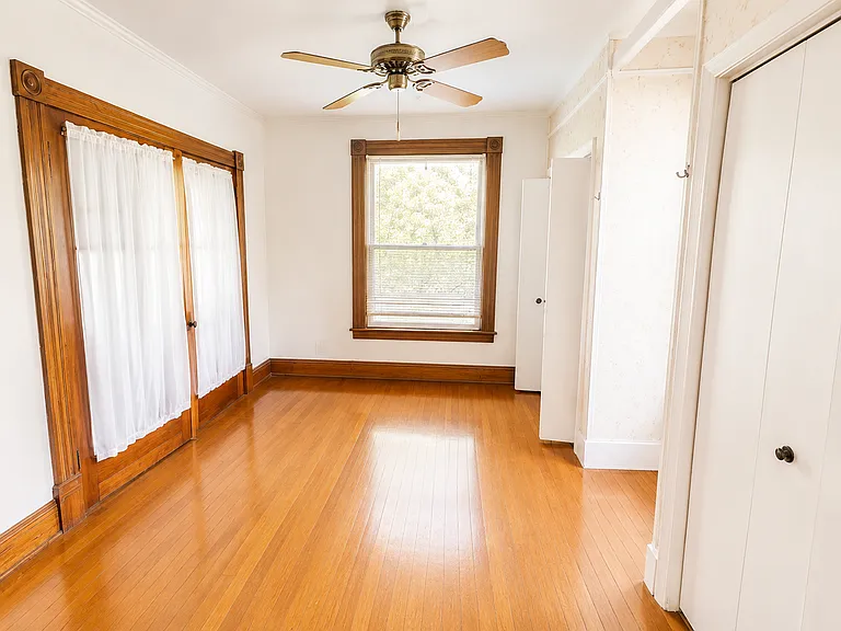 821 W Liberty St #1 — Photo 5