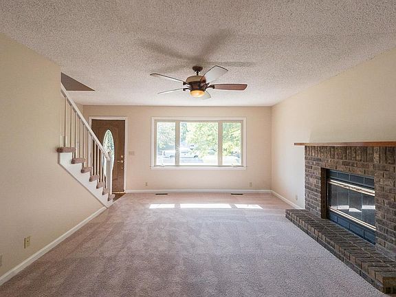 3rd image of 416 Stonetree Dr