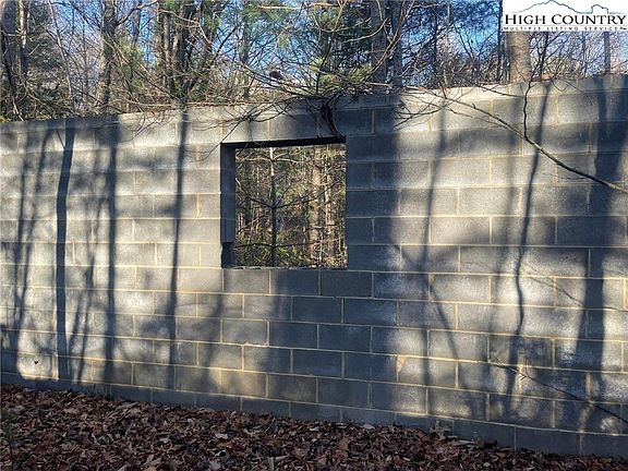 3rd image of 306 Marshalls Way
