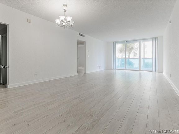 3rd image of 4001 S Ocean Dr Penthouse 3M