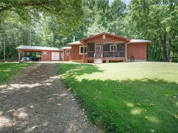 132 Mockingbird Ln, Mc Caysville, GA 30555