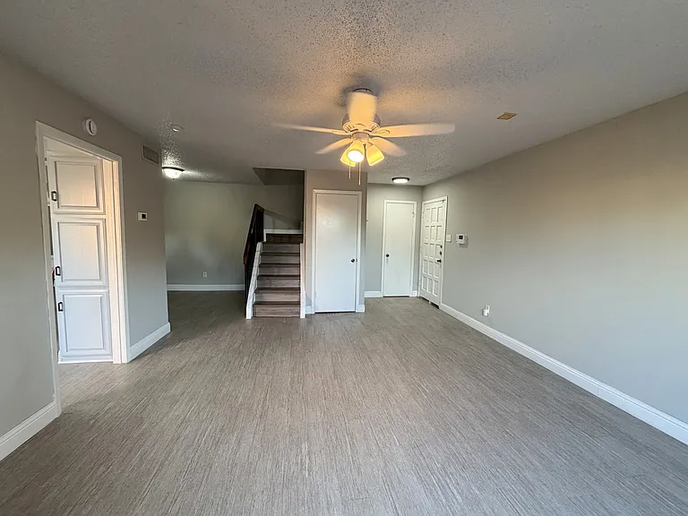 4233 Madera Rd #4 — Photo 6
