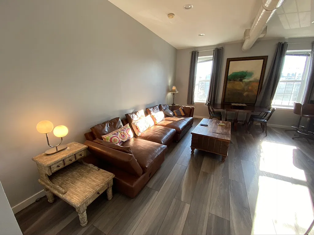 1 bed, 1.5 bath, 1450 sqft, $1,695 — Photo 2