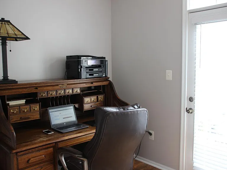 9504 Walker Way — Photo 19