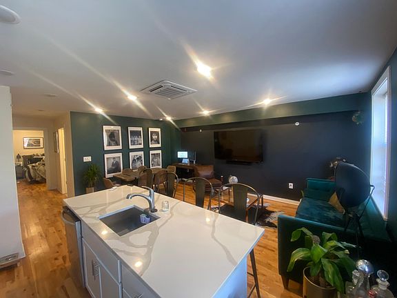 5th image of 1730 W Girard Ave #3F