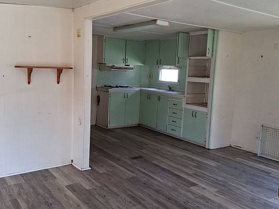 2nd image of 4835 Cottage St