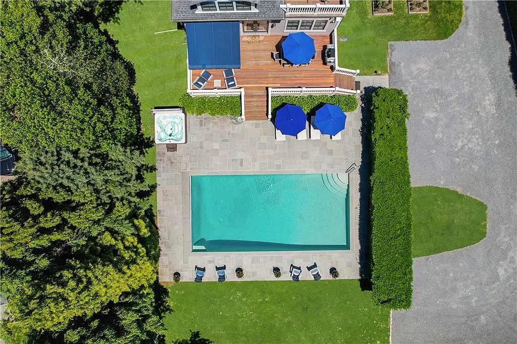 8 bed, 6.0 bath, 6100 sqft, $115,000 — Photo 2