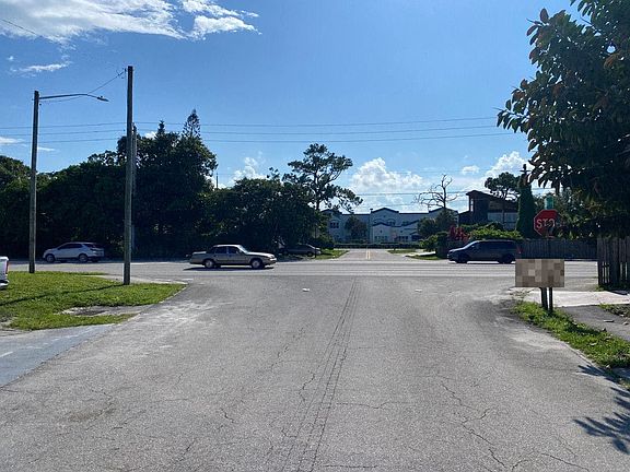 2nd image of 4921 Clinton Blvd