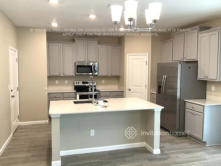 2594 Laylas Way — Photo 3