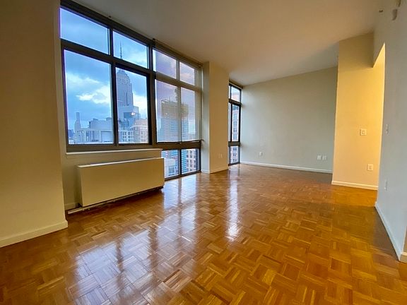 5th image of 100 W 26th St Penthouse C1