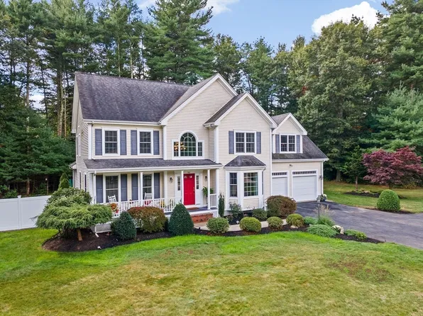 90 Mello Dr, Taunton, MA 02780