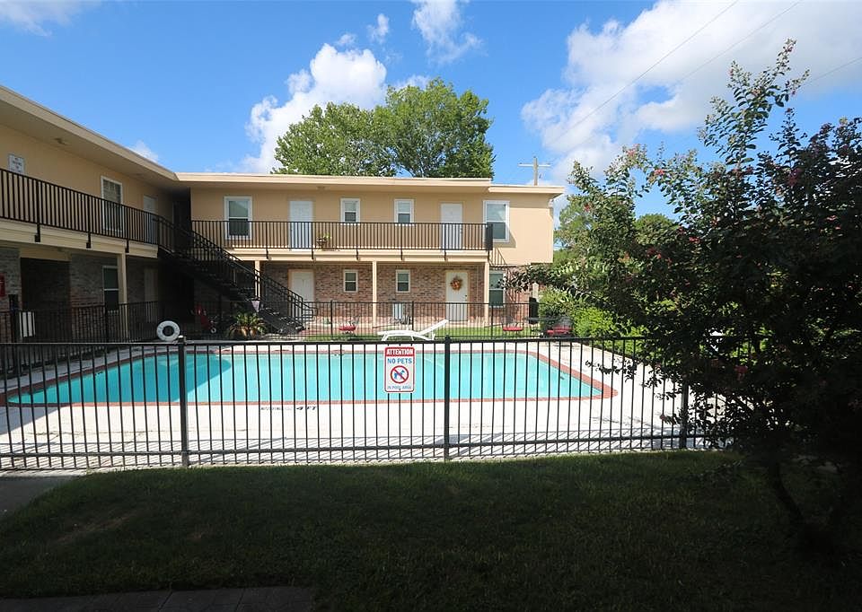 1st image of 107 E Willowick Ave APT 5