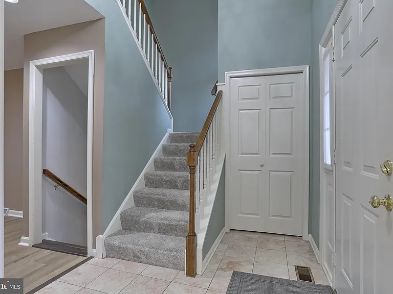 1127 Wicklow Ct — Photo 25