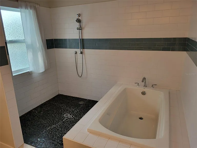 1212 S Bumby Ave — Photo 17