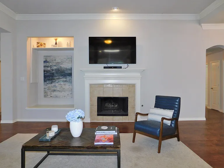 1119 Postwood Dr — Photo 17