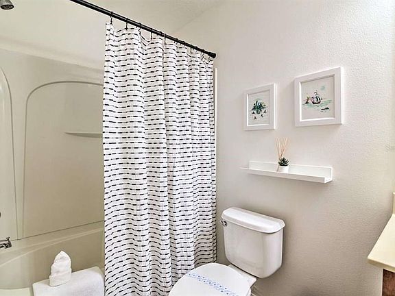 5th image of 2659 Mayaguana St